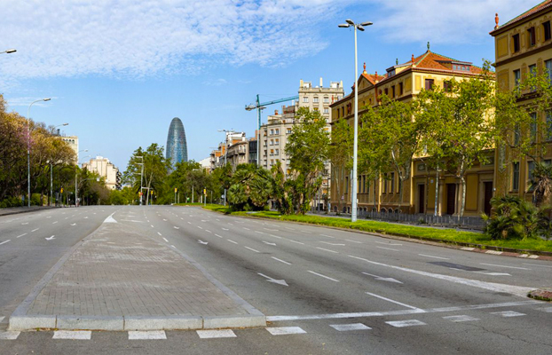 L'avinguda Diagonal de Barcelona buida. Foto: Marc Lozano
